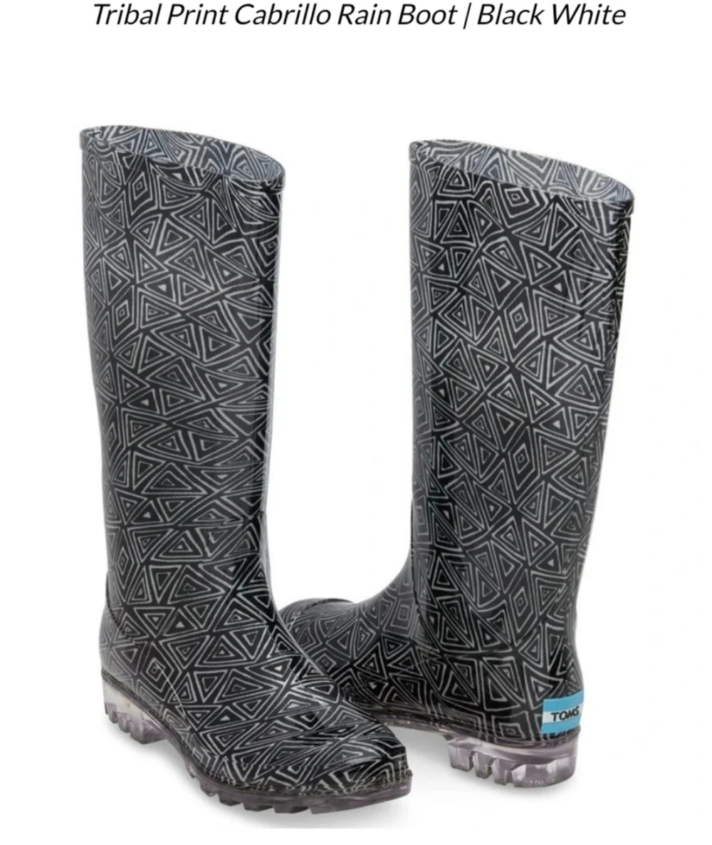 New TOMS  Cabrilla print rain boots
